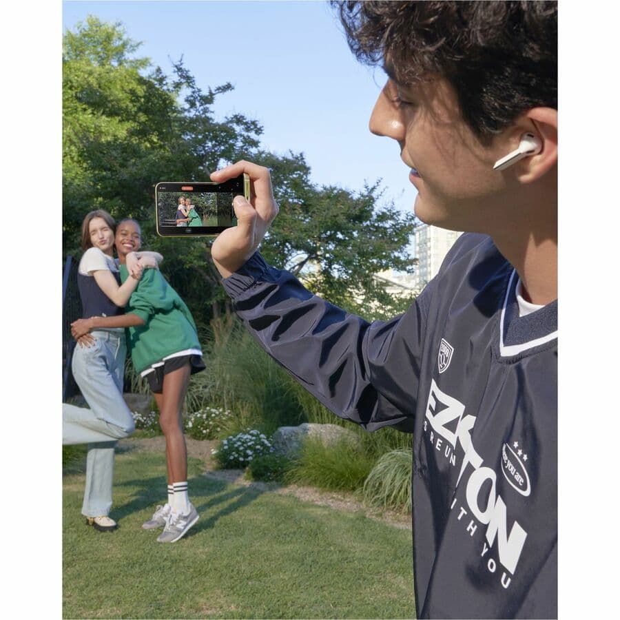 Samsung Galaxy Buds3 Pro White true wireless earbuds with charging case and ear tips