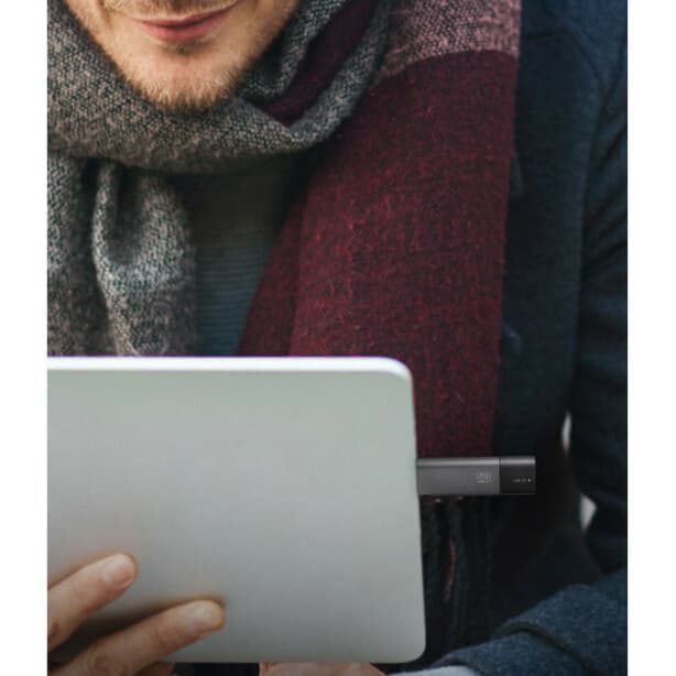 Samsung 256 GB USB Duo Plus flash drive for portable high-capacity storage