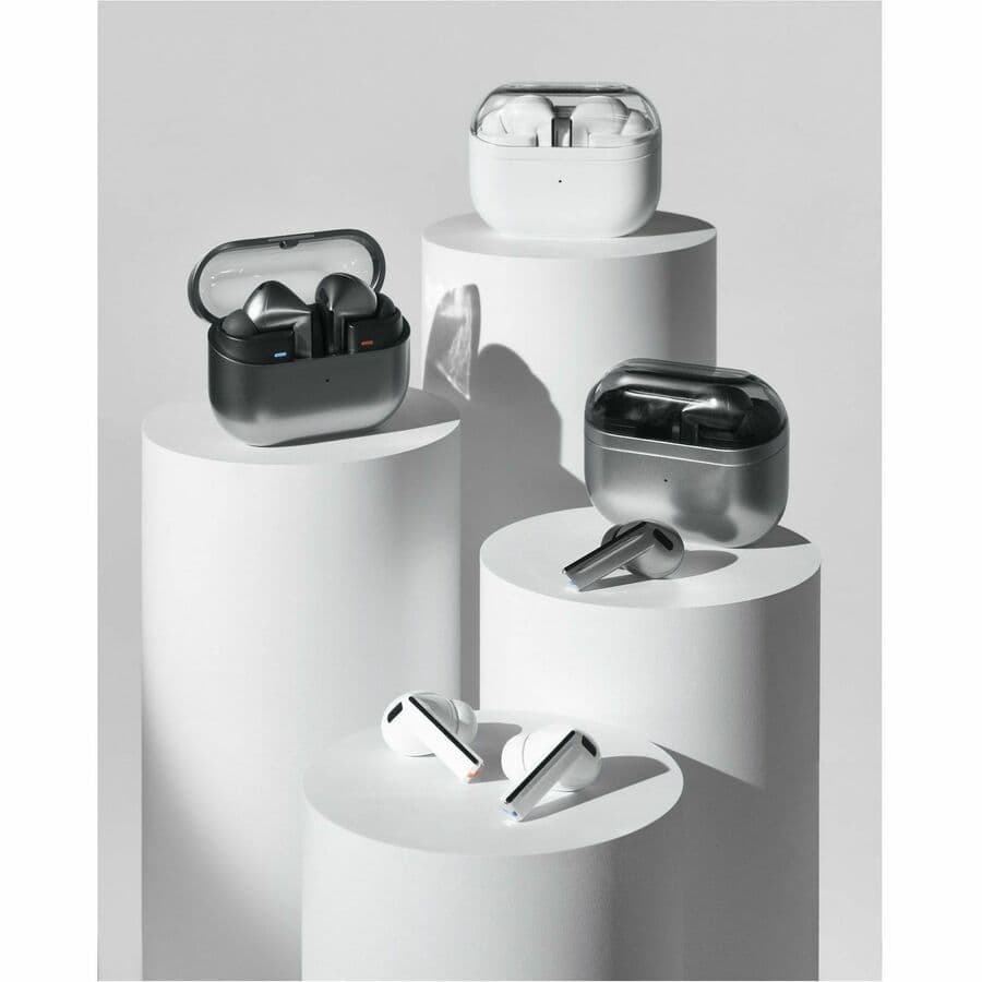 Samsung Galaxy Buds3 Pro White true wireless earbuds with charging case and ear tips