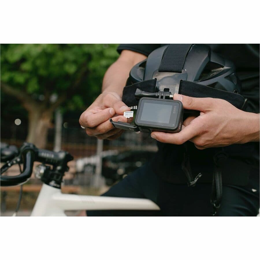 256GB EVO+PLUS MICROSD view 3