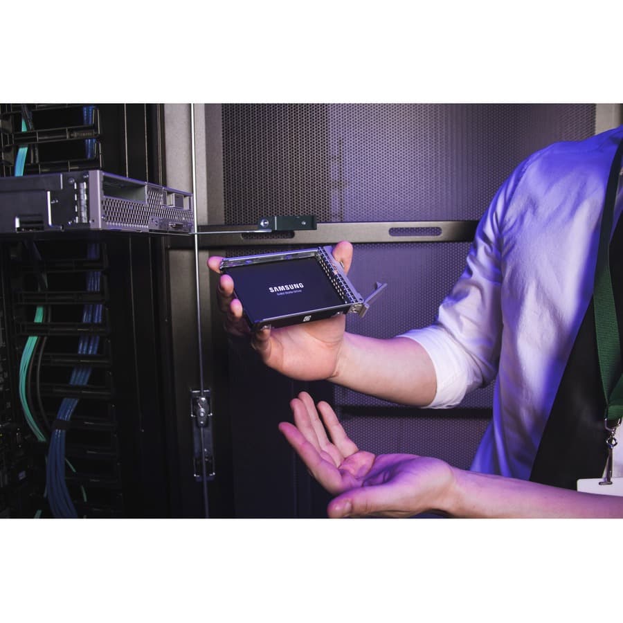 SAMSUNG - SOURCING SAMSUNG PM9A3 3.84 TB SSD 2.5 INTERNAL U.2 SERVER STORAGE view 8