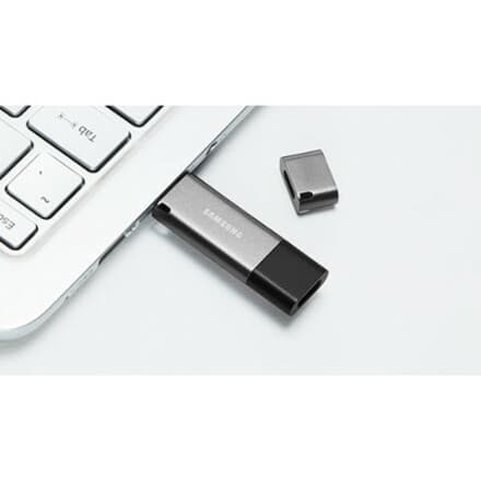 Samsung 256 GB USB Duo Plus flash drive for portable high-capacity storage