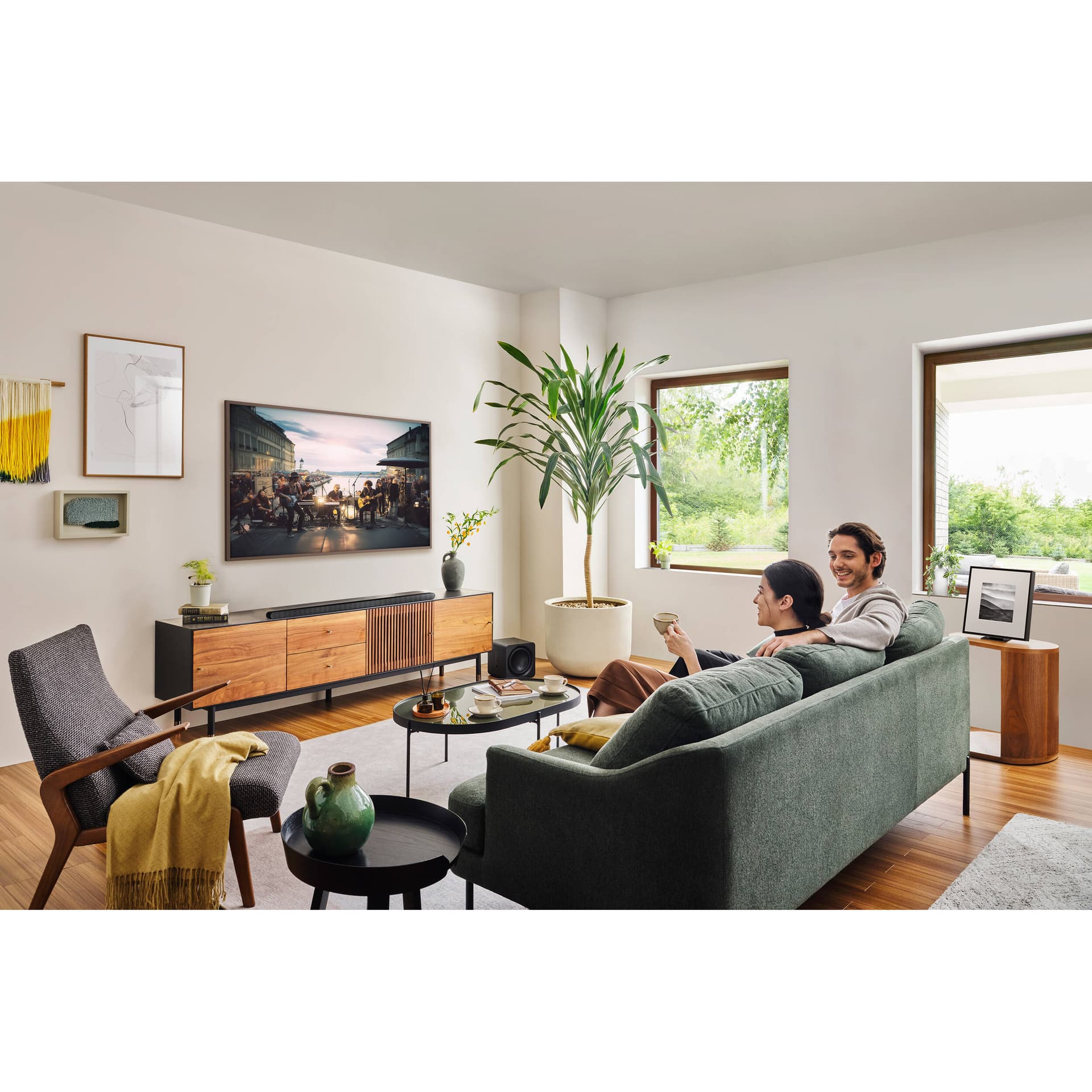 Samsung 32-inch QLED 4K Smart TV with The Frame design and SolarCell Remote